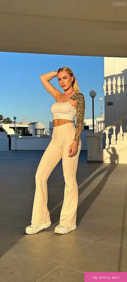 Ela Rausch , Raphaela - Photo #01