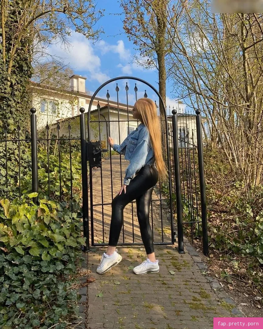 emelie.rosalie - Photo #05