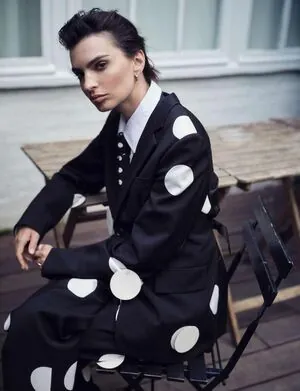 Emily Ratajkowski