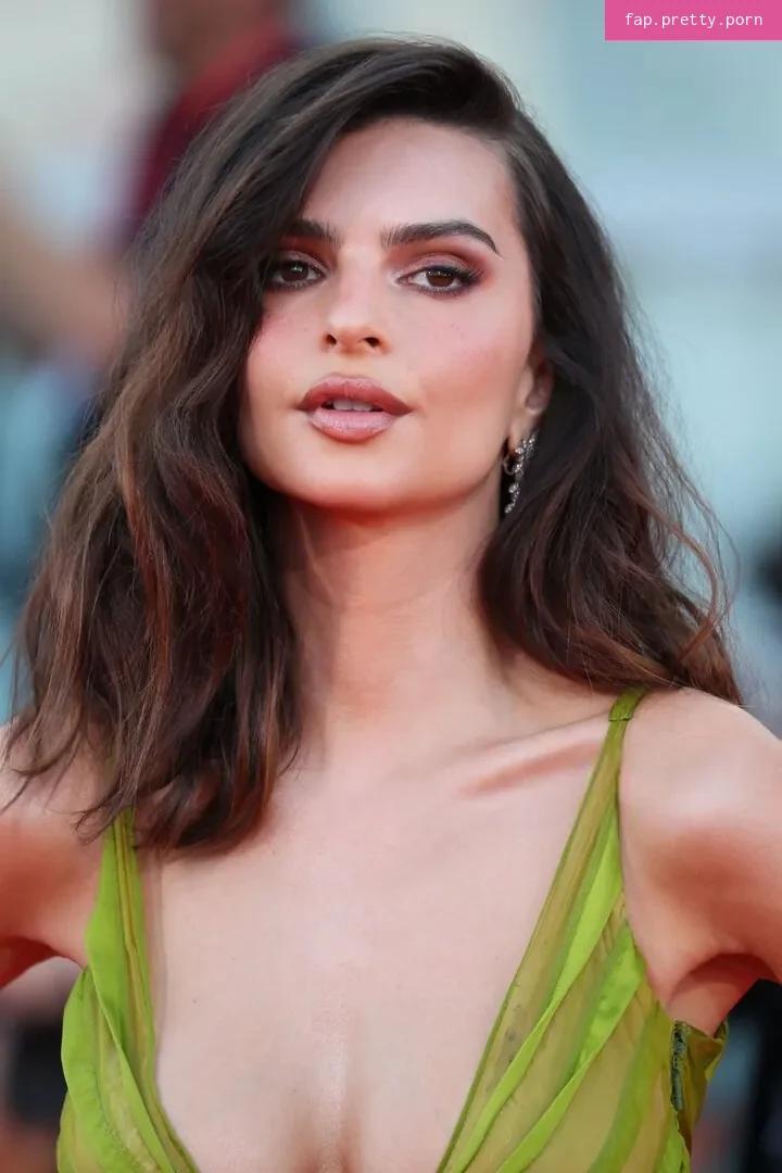 Emily Ratajkowski - Photo #43