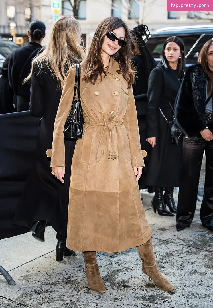 Emily Ratajkowski - Photo #12