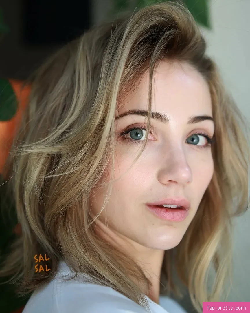 Emily Rudd - Photo #31