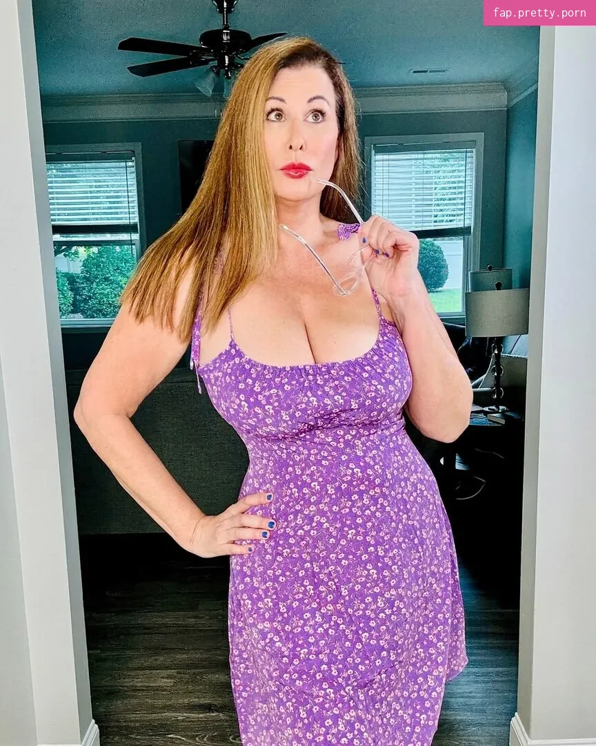 elaina_stjames - Photo #38
