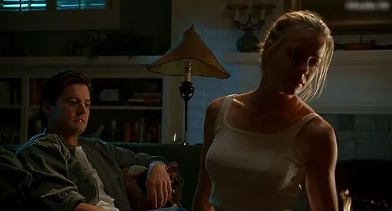Elisabeth Shue