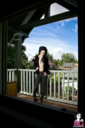 Elle Stranger