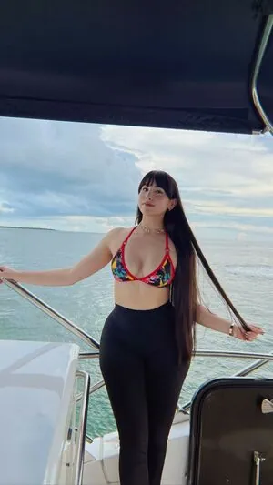 Elyzabeth_suarez