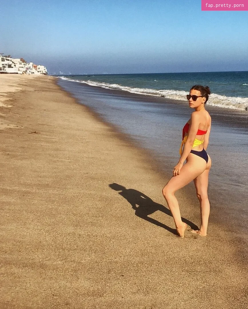 Erin Sanders - Photo #44