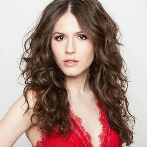 Erin Sanders