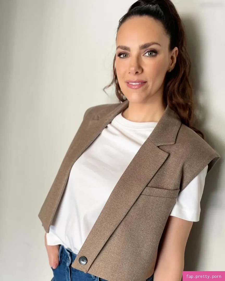 Esther Sedlaczek - Photo #79