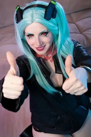 Ezy Summers Cosplay