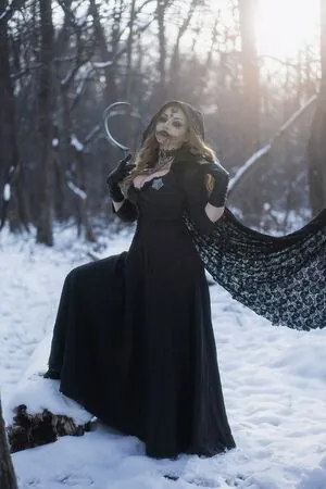 Ezy Summers Cosplay