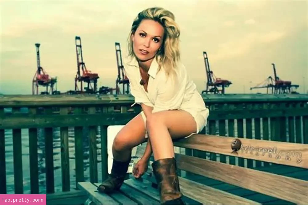 Emilie Ullerup - Photo #01