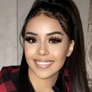 Elizabeth Velasquezz