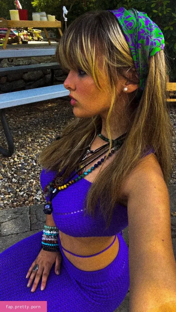 Ember Vail - Photo #02