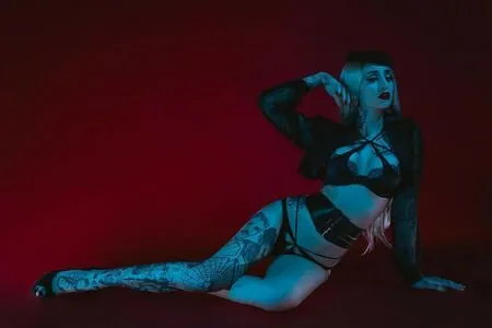 Emma Vauxdevil content