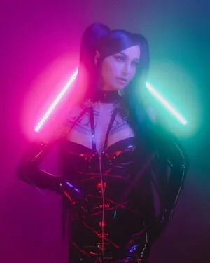 Emma Vauxdevil content