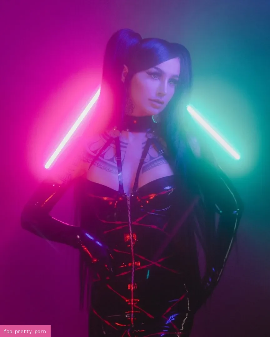 Emma Vauxdevil - Photo #98