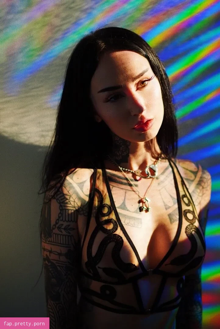 Emma Vauxdevil - Photo #18