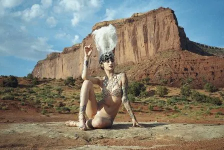 Emma Vauxdevil content