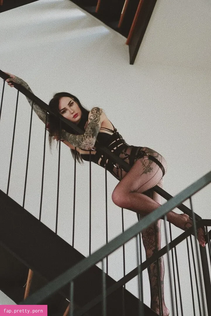 Emma Vauxdevil content