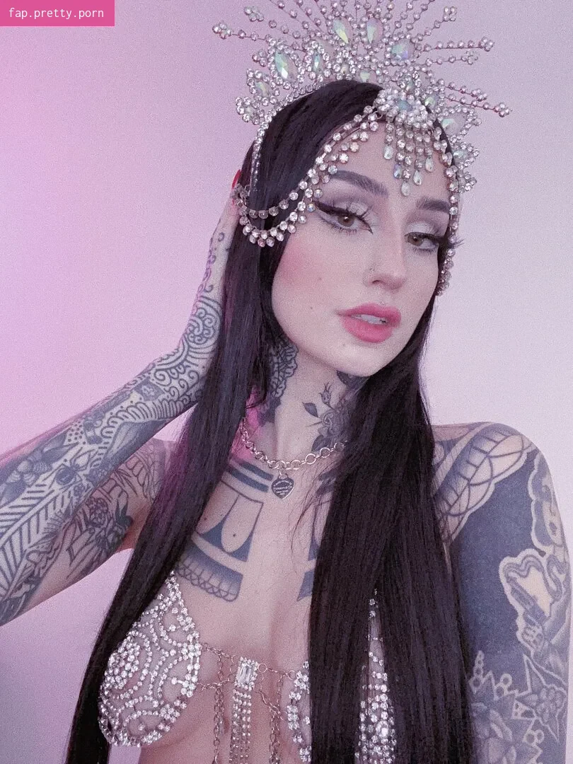 Emma Vauxdevil - Photo #85