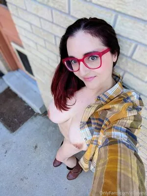 Ella West / ellawest / ellawestxxx / Hairy Busty Ella