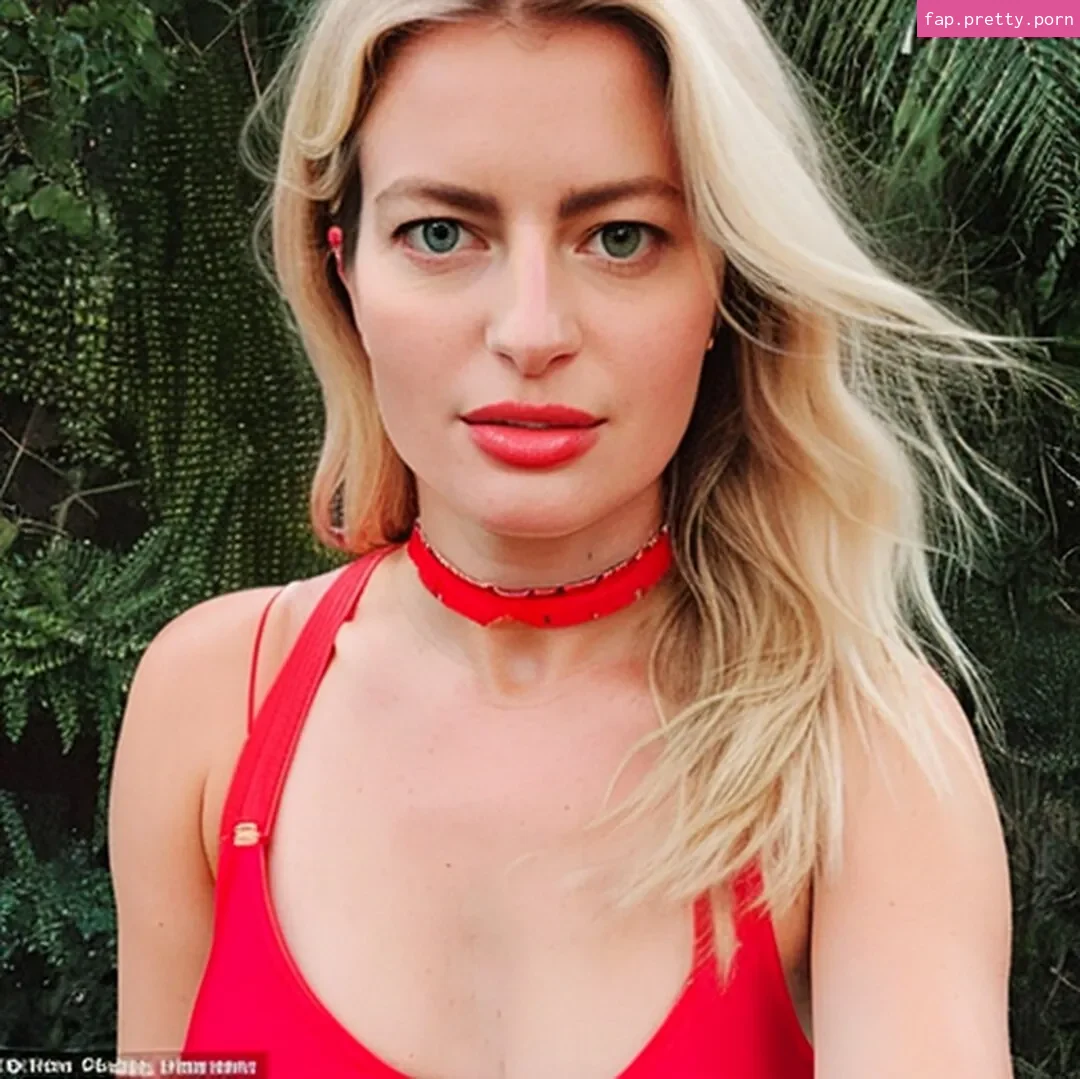 Elyse Willems - Photo #18