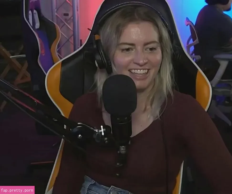 Elyse Willems - Photo #29