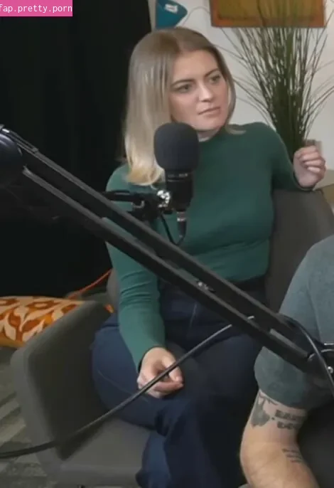 Elyse Willems - Photo #40
