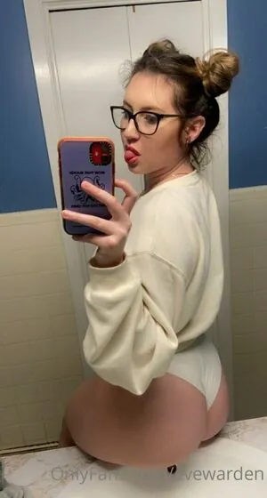 Eve Warden