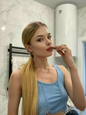 eva_xx