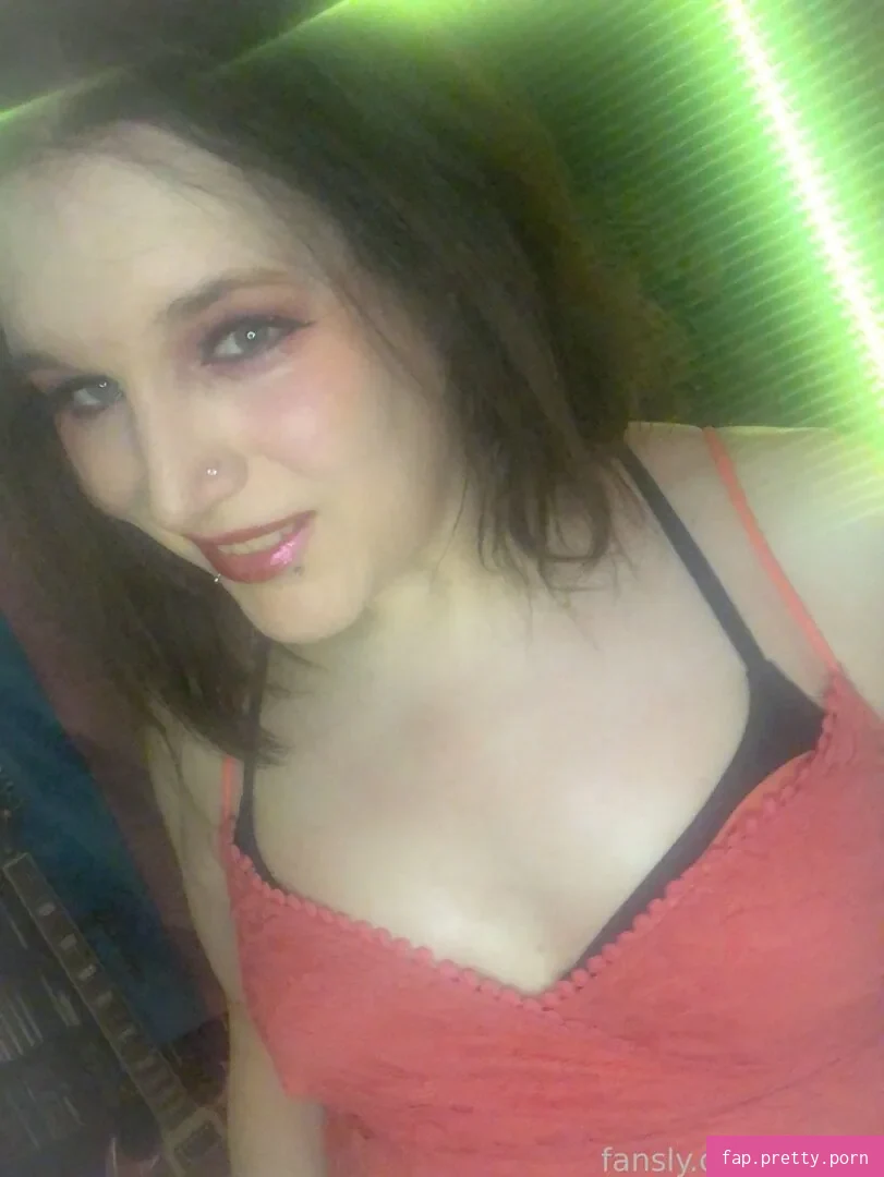 Evie_X - Photo #02
