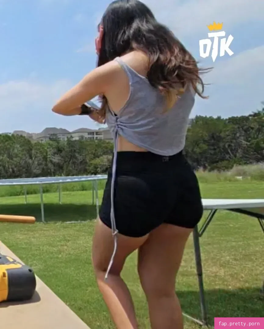 ExtraEmily - Photo #14