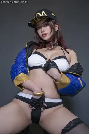 Elina Yi
