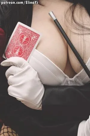 Elina Yi
