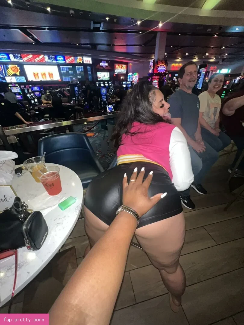 Fineassbpt.2 - Photo #01