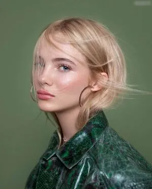 Freya Allan