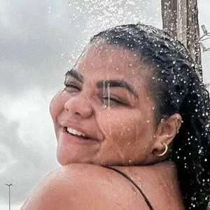 Flora Cruz