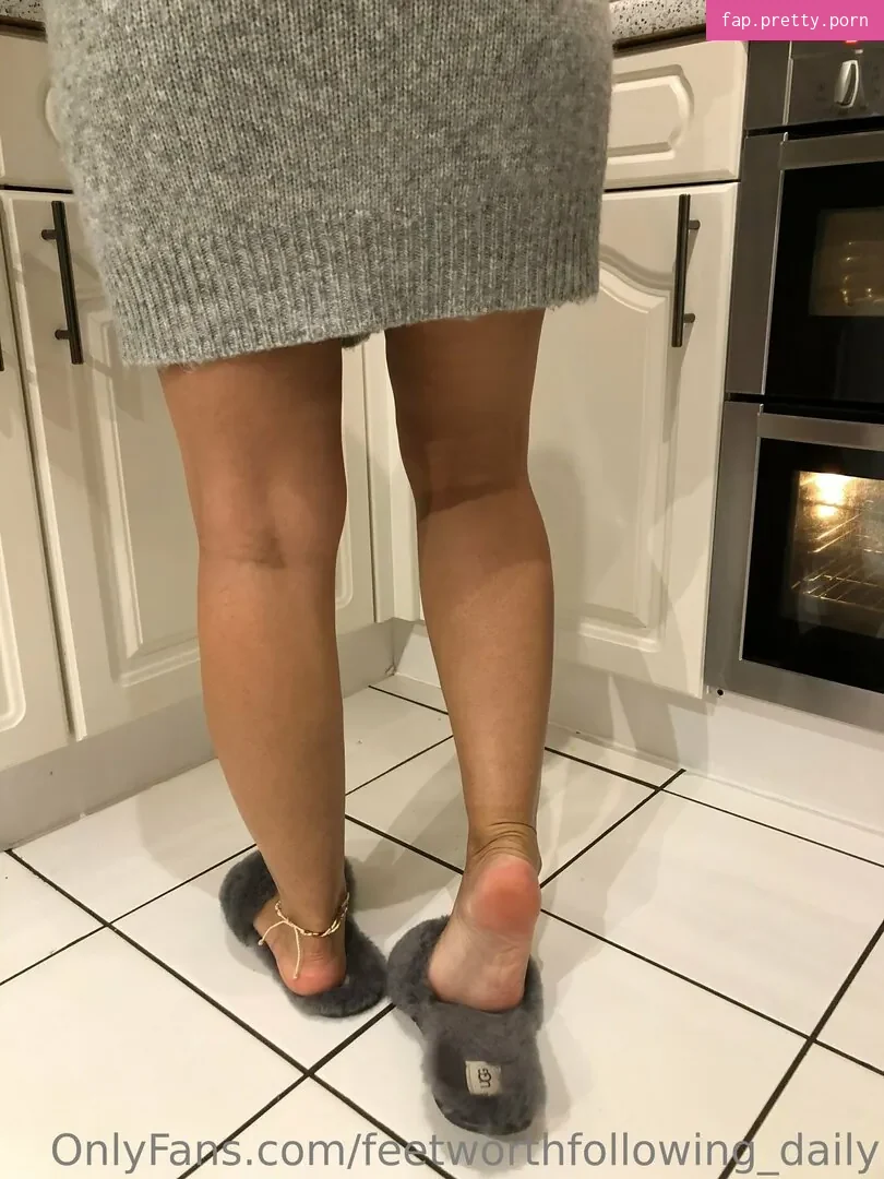 feetworthfollowing_daily - Photo #32