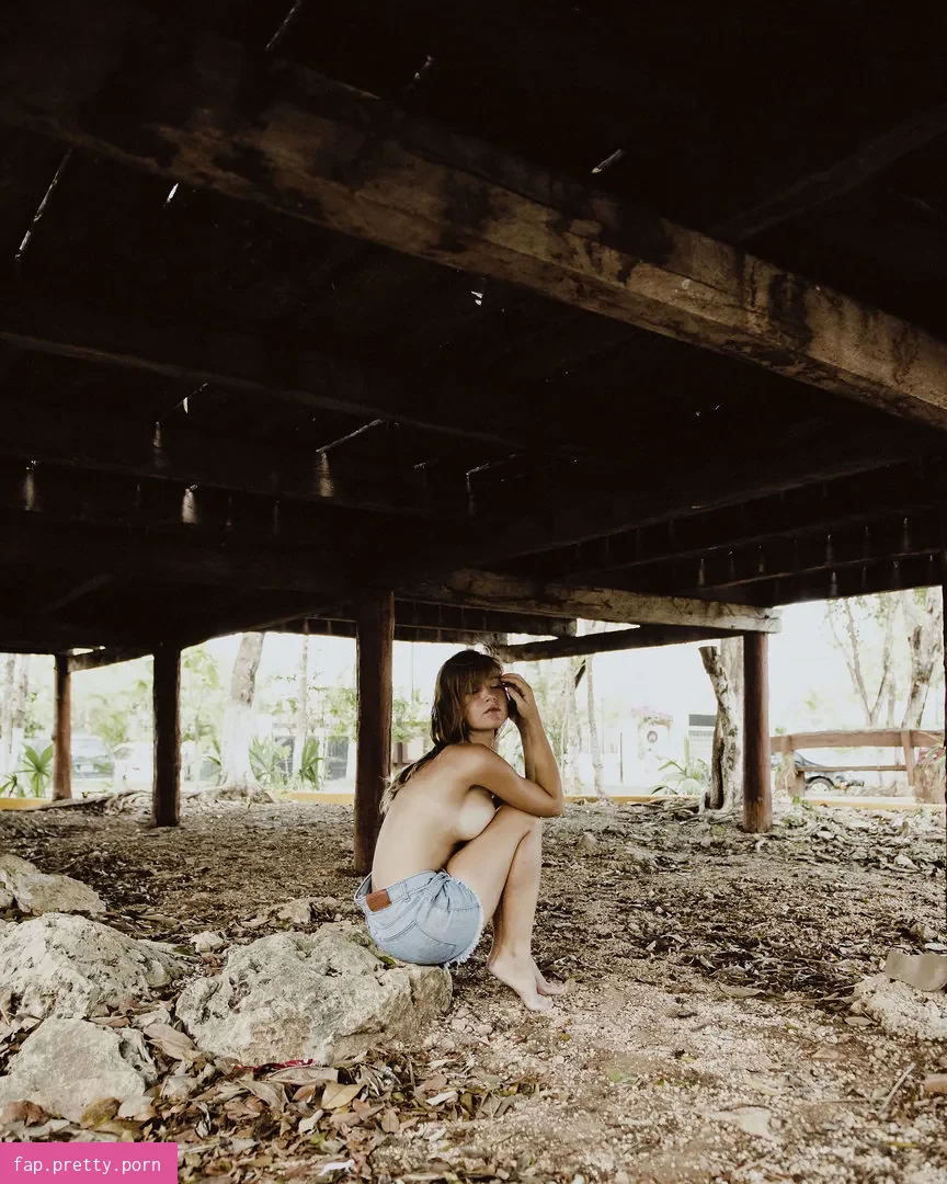 Florencia Decall - Photo #05