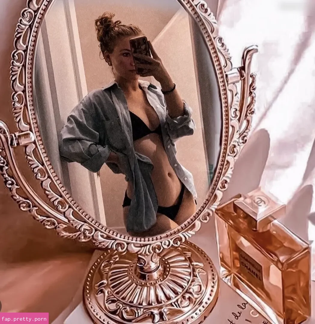 Francesca Dougan - Photo #59