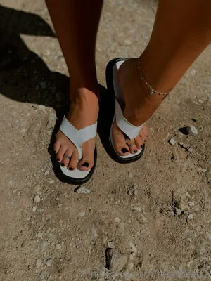 feetloretta