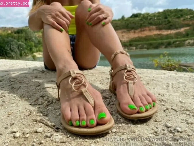 feetworthfollowing - Photo #15