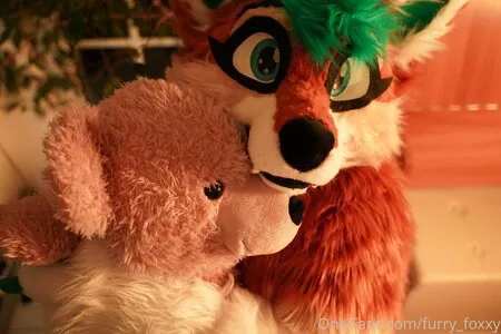 furry_foxxy