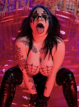 Fav_Goth_Slut