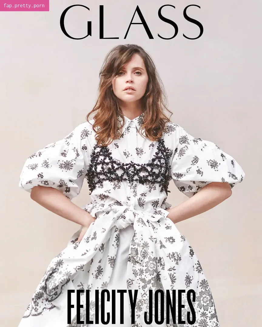 Felicity Jones - Photo #01