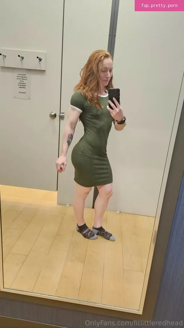Fit Little Redhead - Photo #08