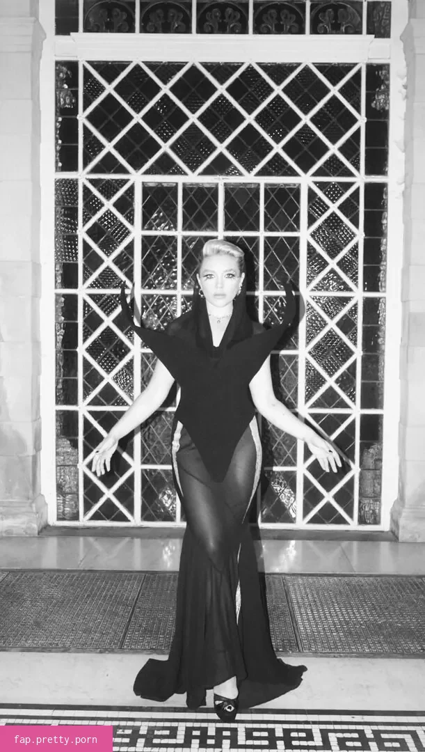 Florence Pugh - Photo #17