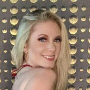 freakycollegebabe