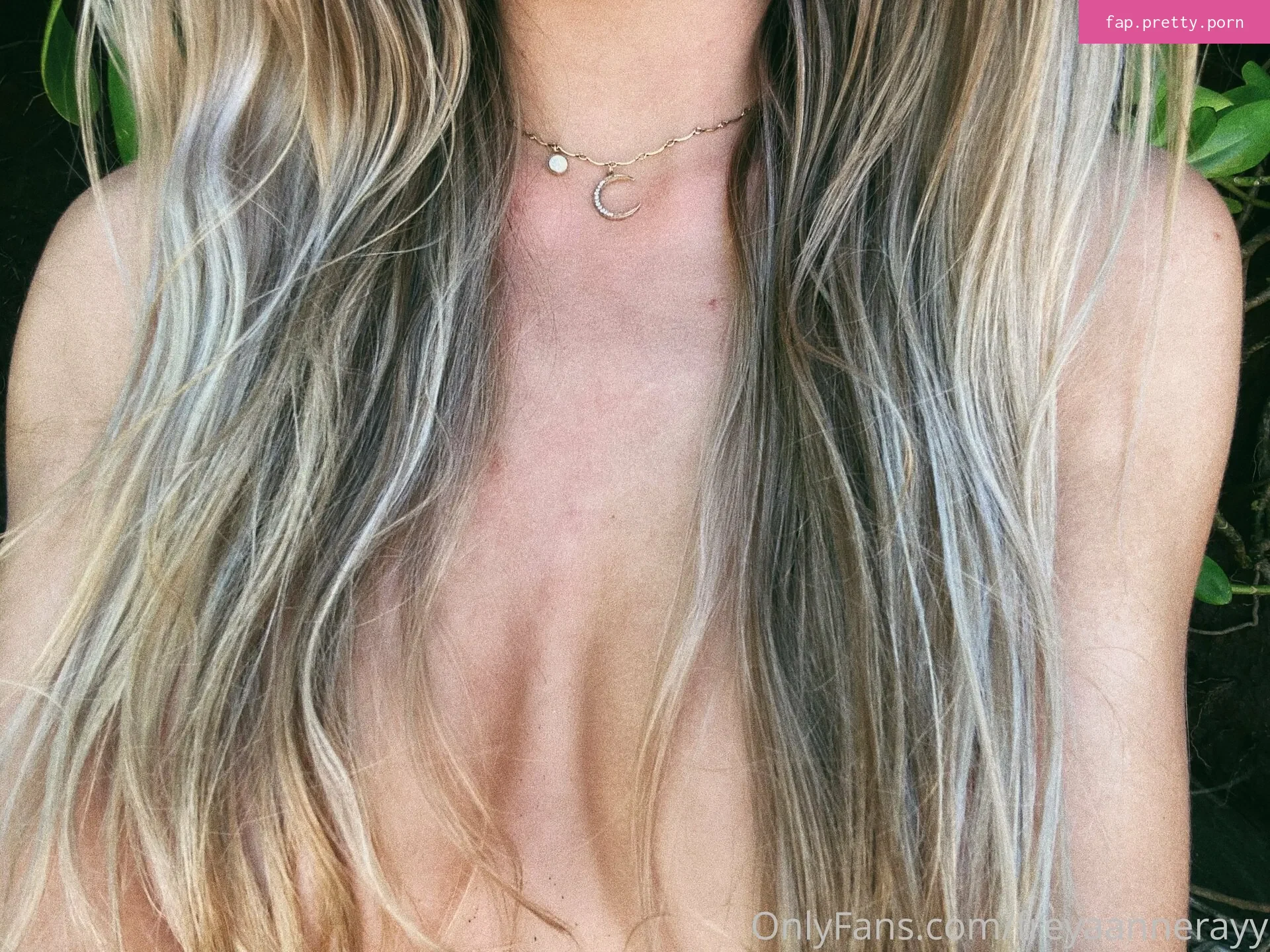 freyaannerayy - Photo #01